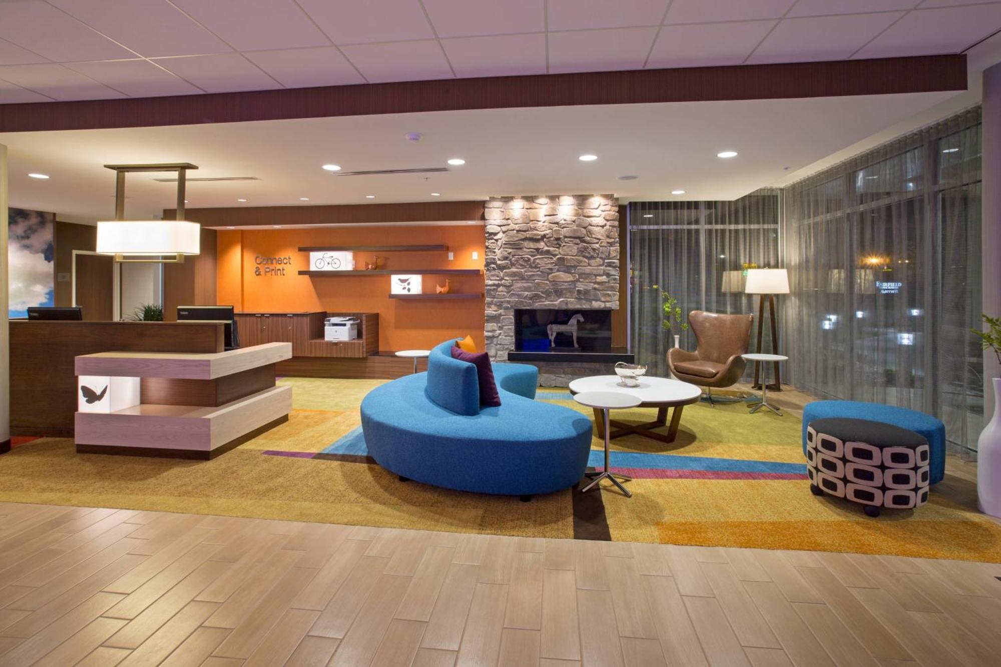 Fairfield Inn & Suites By Marriott Burlington Exterior photo