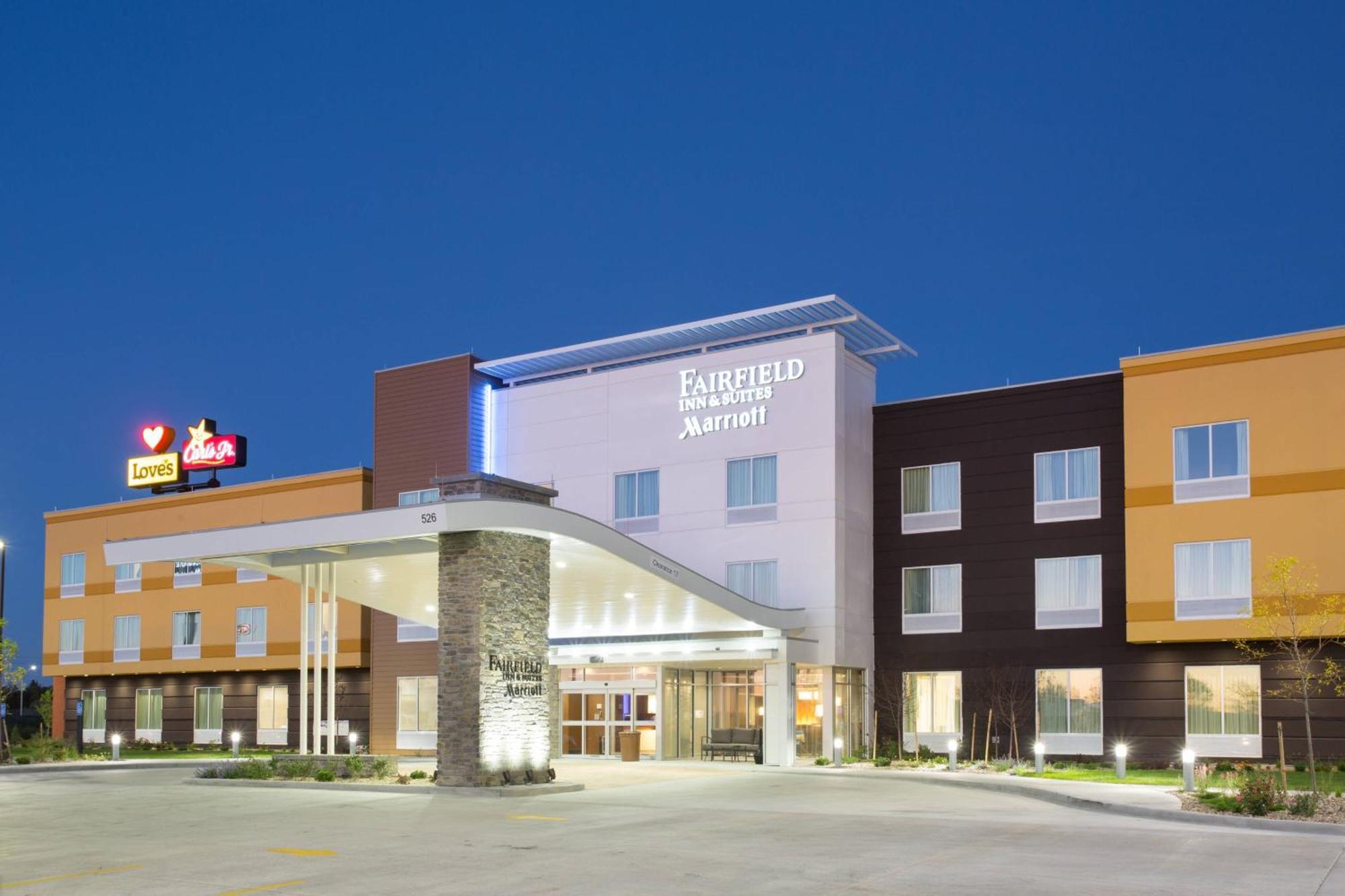 Fairfield Inn & Suites By Marriott Burlington Exterior photo